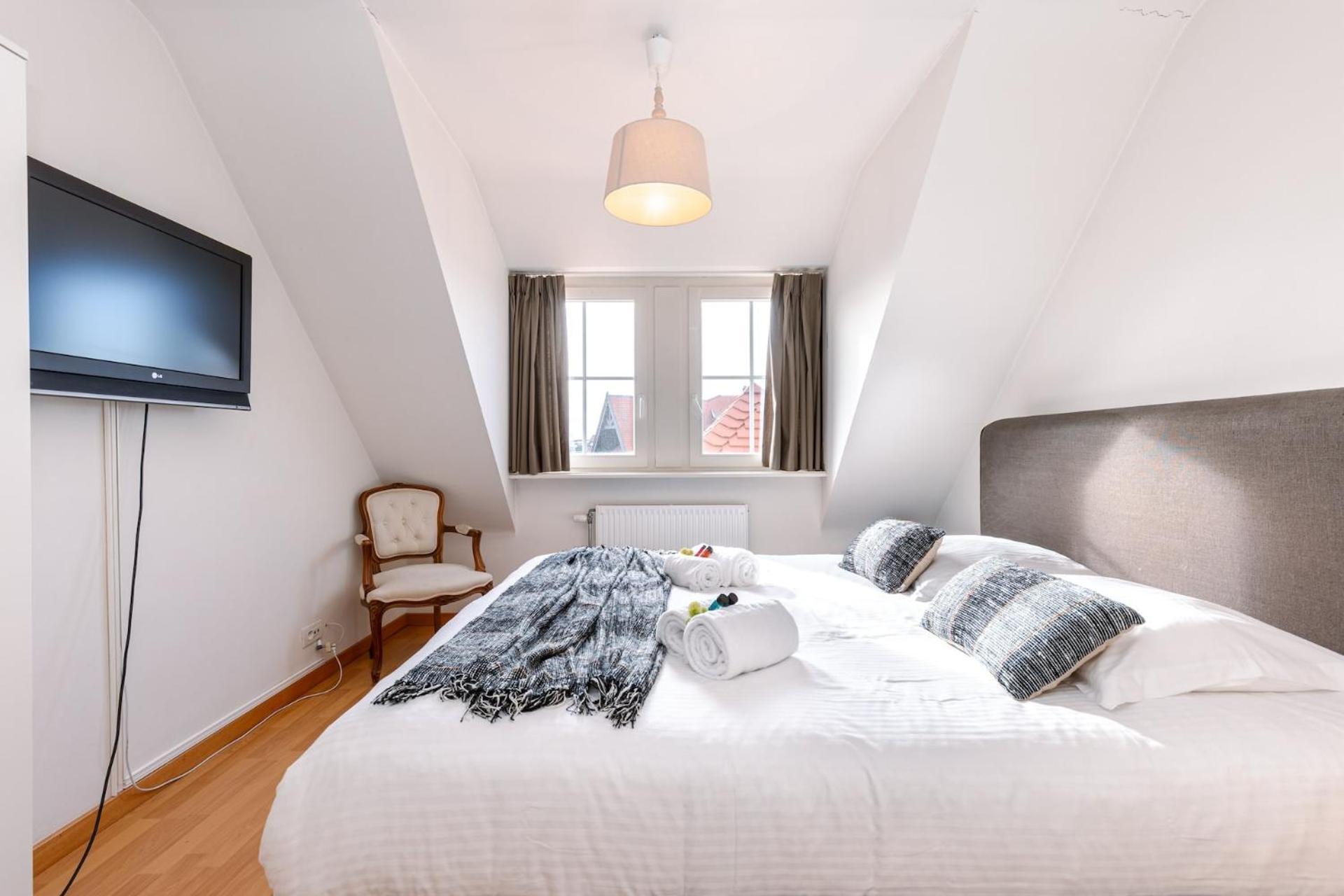 Апартаменти Charming Spacious Duplex Apt With Private Parking In Knokke Екстер'єр фото