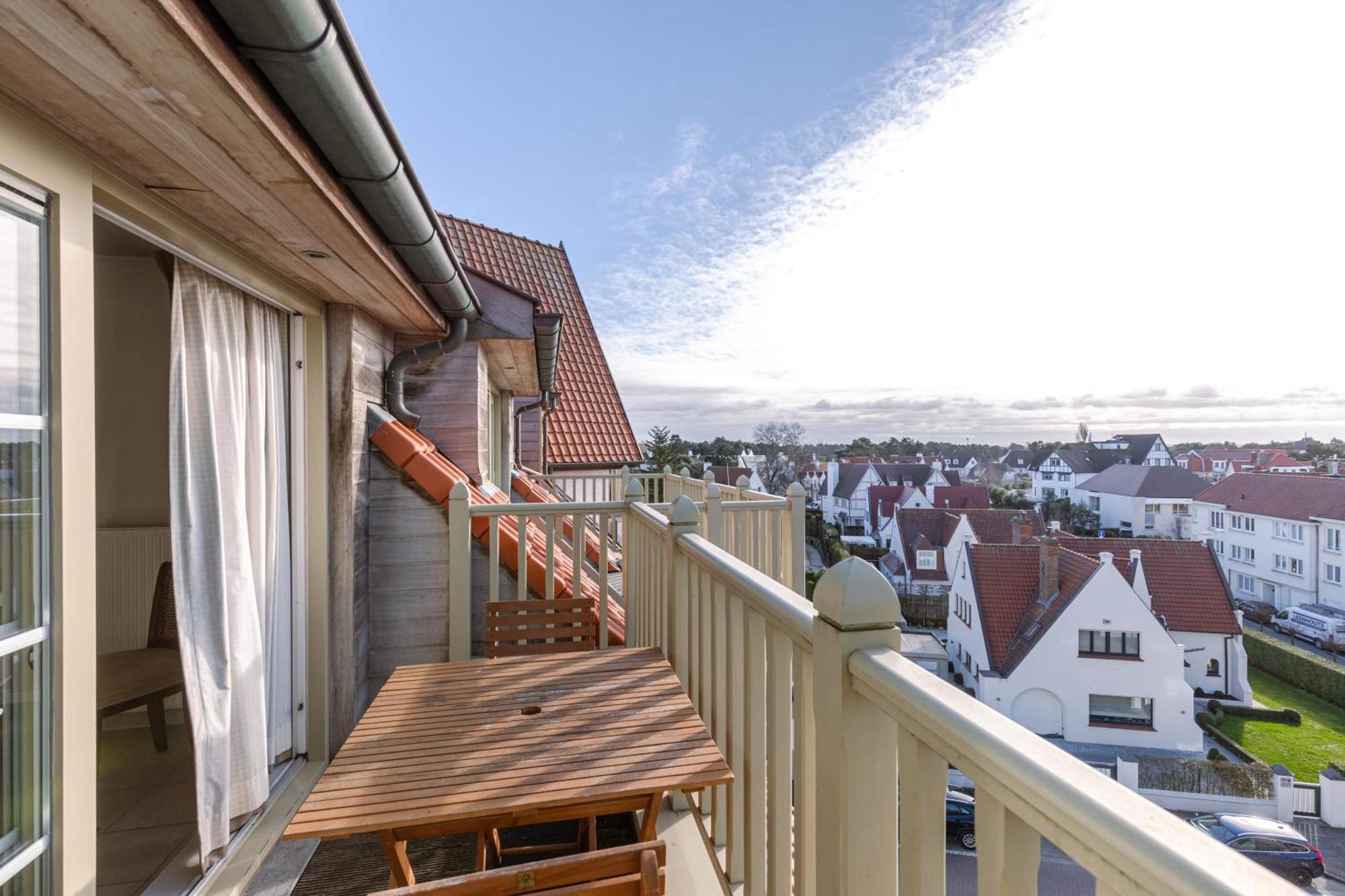 Апартаменти Charming Spacious Duplex Apt With Private Parking In Knokke Екстер'єр фото